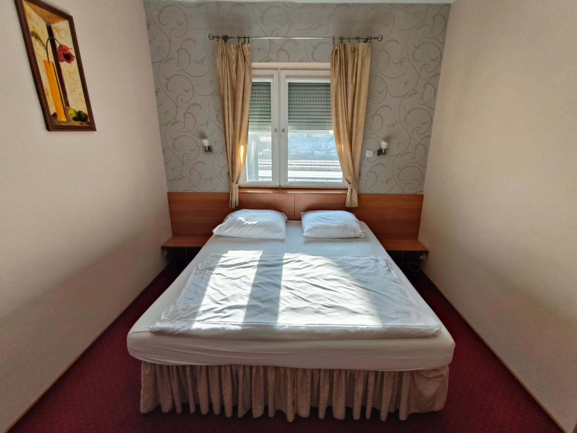 Villa Bella Casa Lomianki Luaran gambar